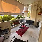 C' Est La Vie Apartment *