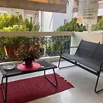 C' Est La Vie Apartment