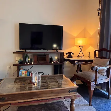 C' Est La Vie Apartment *